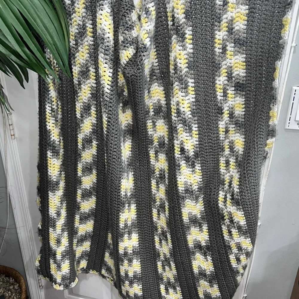 NEW HANDMADE crocheted afghan blanket throw50x43‎ Multicolor Beautiful Charcoal